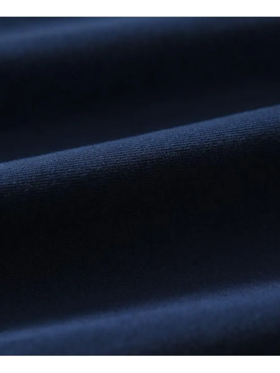 Мужская футболка с длинным рукавом Luxe Signature Slim, изготовленная из органического хлопка Pact — изображение 4 из 5