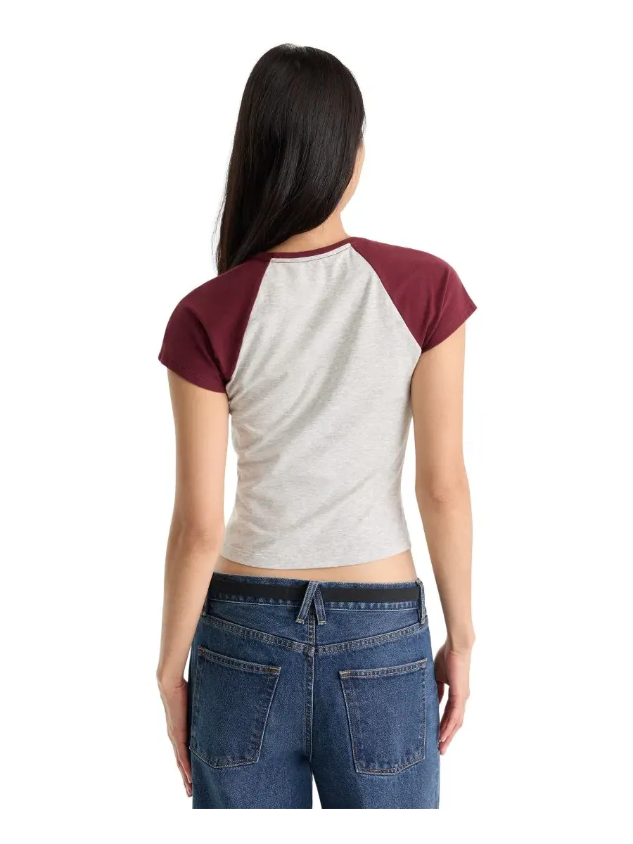 Футболка женская с коротким рукавом реглан и круглым вырезом Good American — изображение 4 из 4, винтажный серый