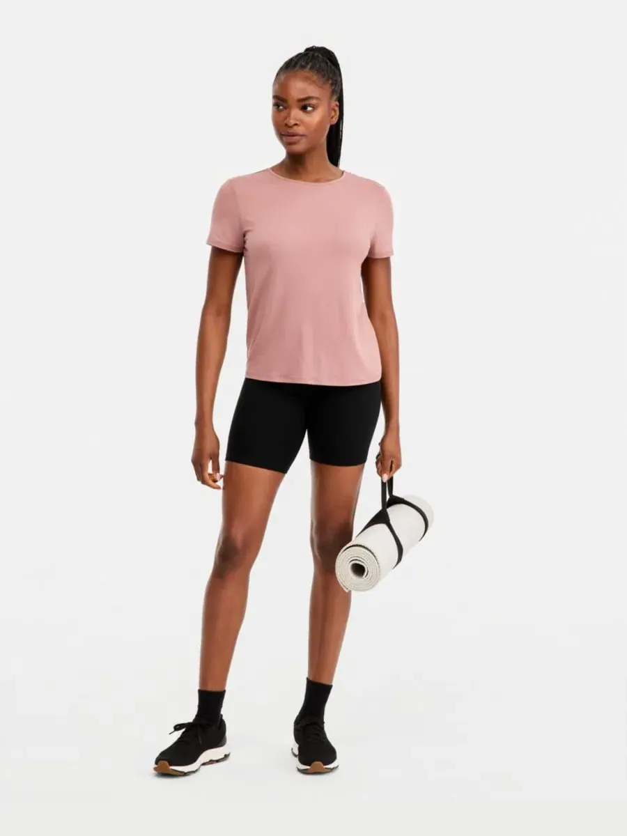 Женская футболка с открытой спиной, модель Open Back Top ID Ideology, Moonlit Mauve — изображение 3 из 3