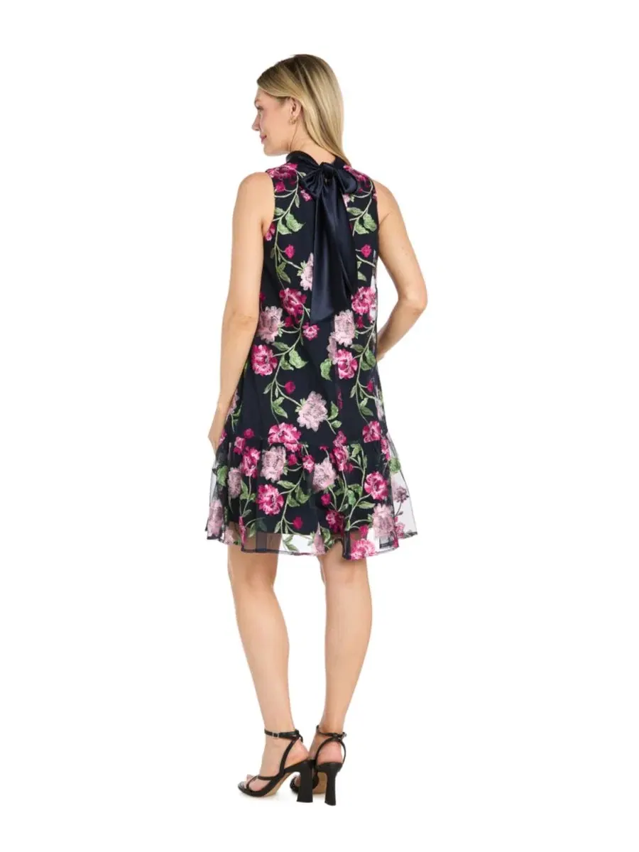 Платье-трапеция без рукавов с вышивкой Petite Embroidered Trapeze Sleeveless Mini Dress R & M — изображение 3 из 3