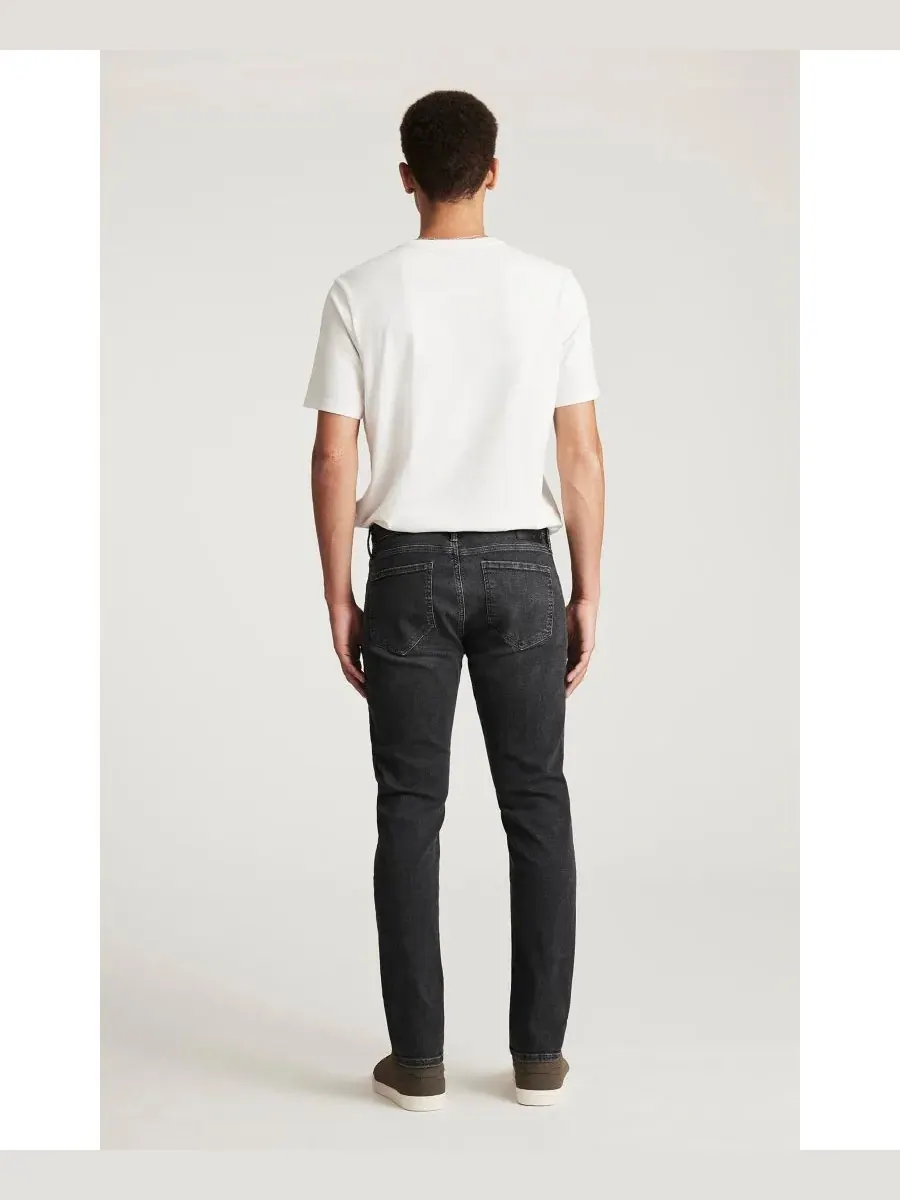 Мужские джинсы Mavi Jake Slim Leg в дымчатом винтажном цвете Mavi Jeans — изображение 2 из 3, синий