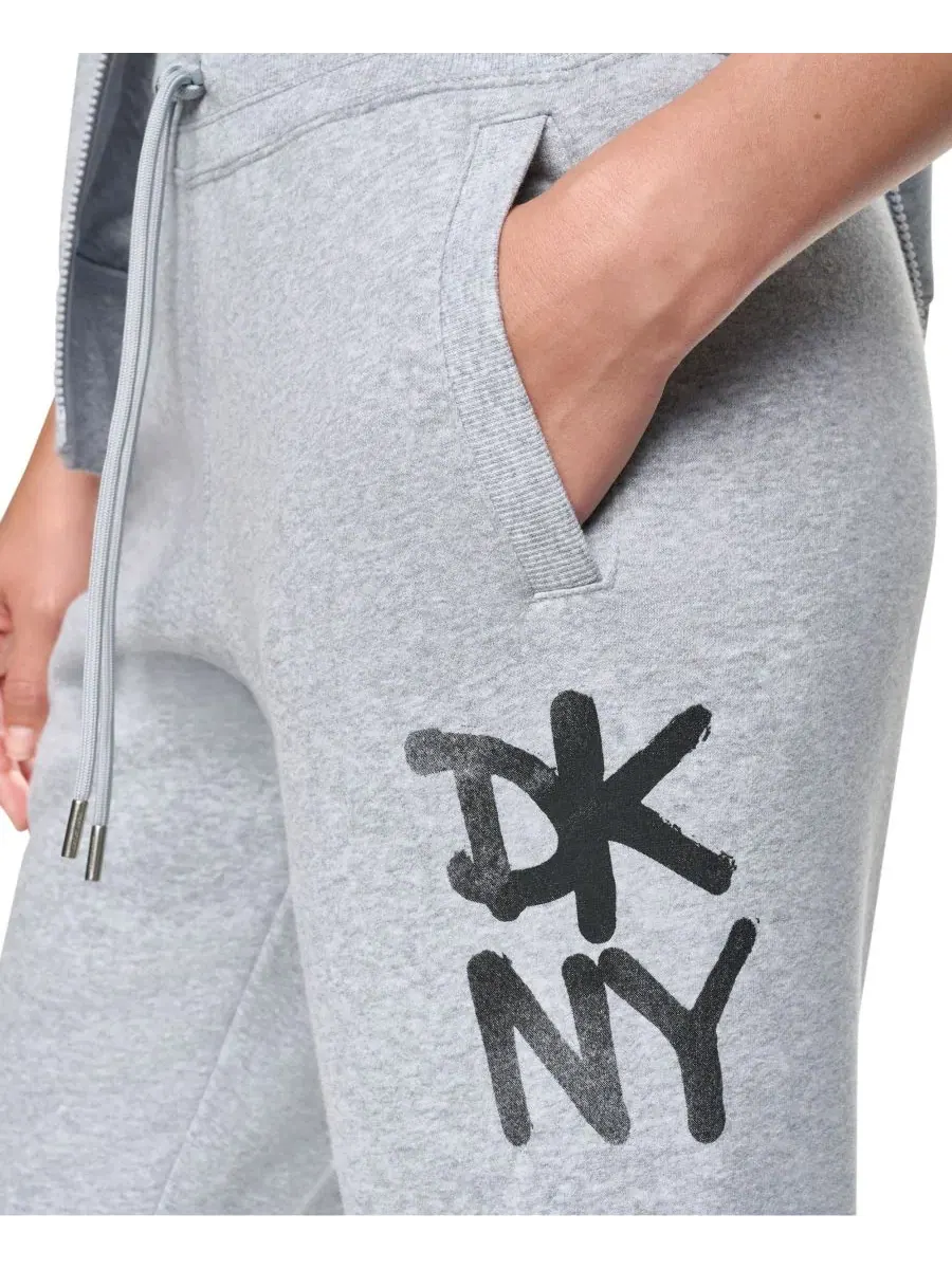Спортивные брюки-джоггеры с принтом Graffiti Logo DKNY Sport — изображение 6 из 6, серый