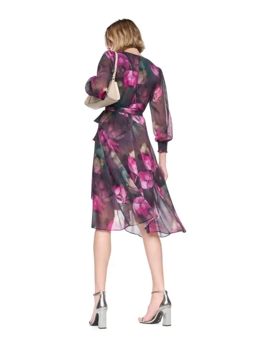 Платье миди с принтом и длинным рукавом Petite Floral-Print Long-Sleeve Smocked-Cuff Wrap Dress DKNY — изображение 5 из 5