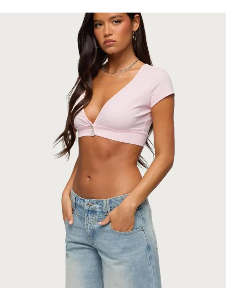 Топ на пуговицах укороченный Cecey Button Up Crop Top Edikted — изображение 4 из 5, розовый