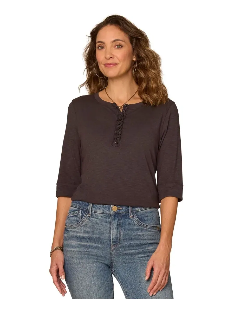 Топ с воротником-поло и рукавом 3/4, модель Petite Henley Neck Pull-On Knit Top Democracy — черный