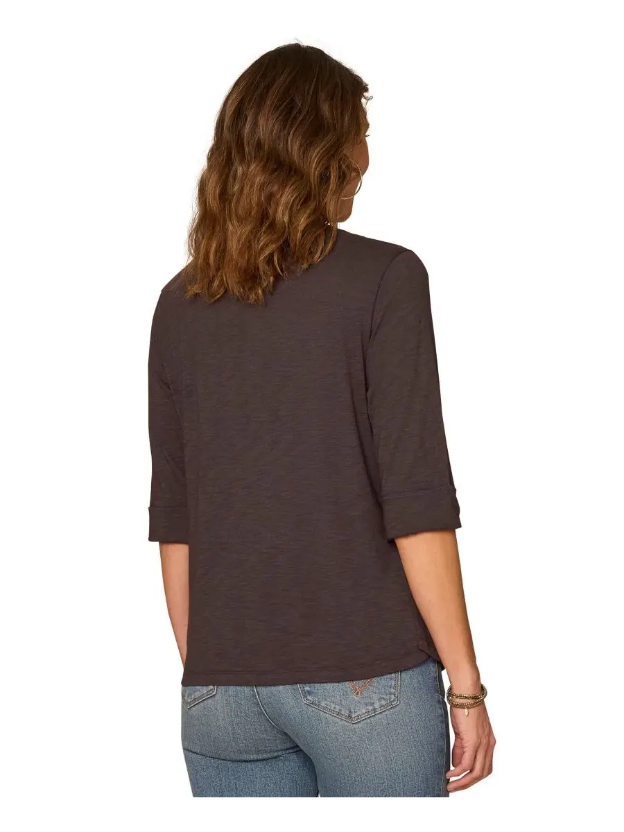 Топ с воротником-поло и рукавом 3/4, модель Petite Henley Neck Pull-On Knit Top Democracy — изображение 3 из 3, темный