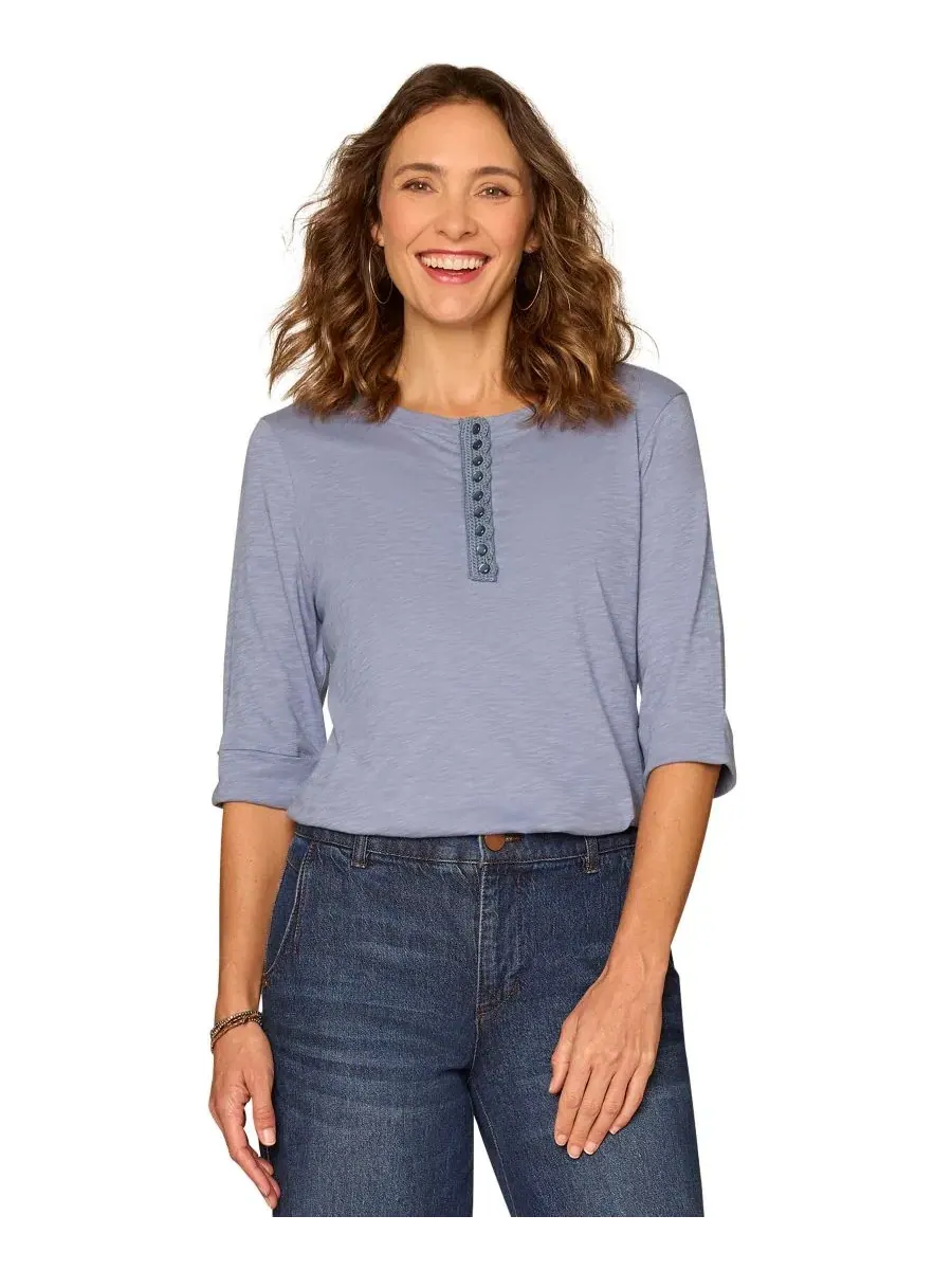 Топ с хенли-вырезом Petite Henley Neck Pull-On Knit Top Democracy — изображение 1 из 3, синий