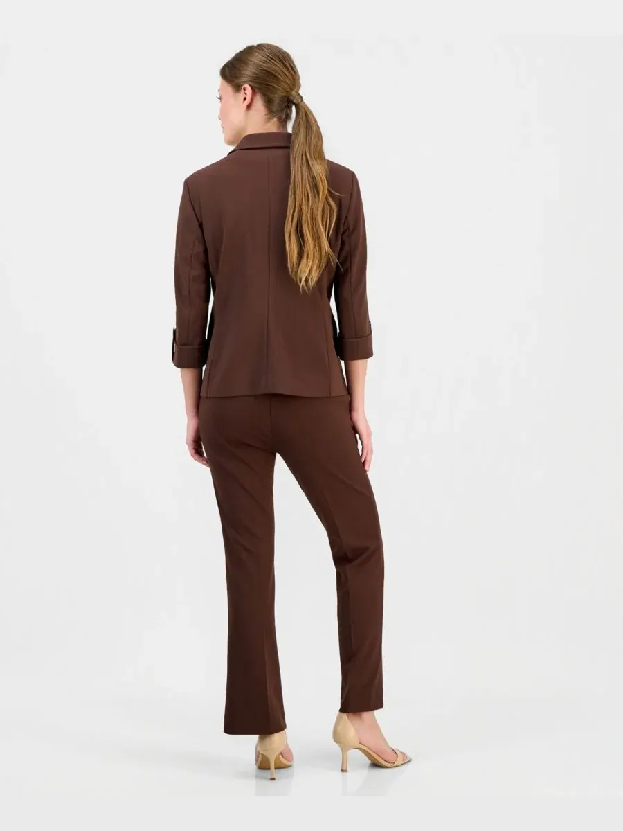 Комплект из блейзера, топа и брюк с длинным рукавом Anne Klein Essentials — изображение 6 из 6, коричневый