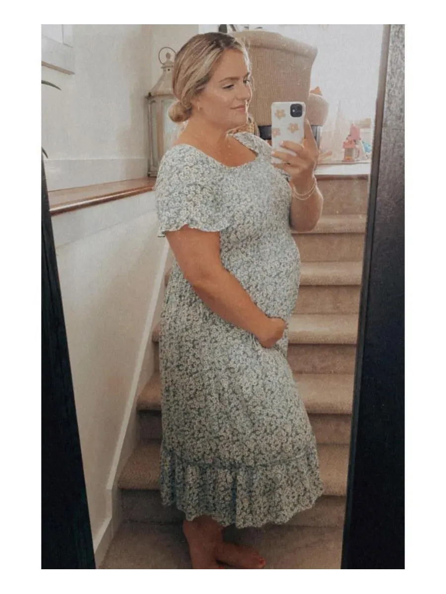 Платье миди с оборками и цветочным принтом, модель Floral Ruffle Midi Pinkblush — изображение 9 из 10, светлый синий