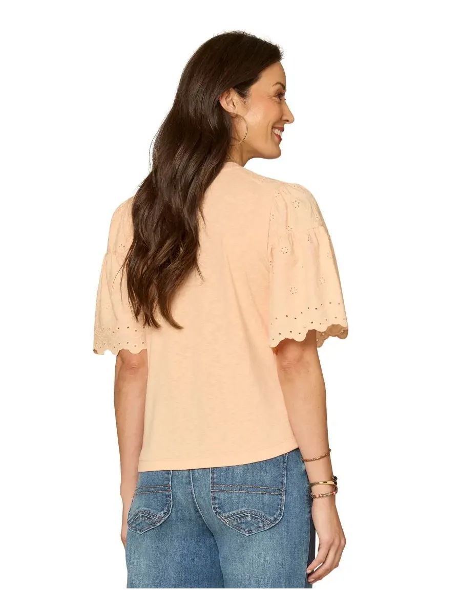 Топ с объемными рукавами 3/4 и округлым вырезом, модель Petite Puff-Sleeve Crewneck Shirttail Hem — изображение 3 из 3