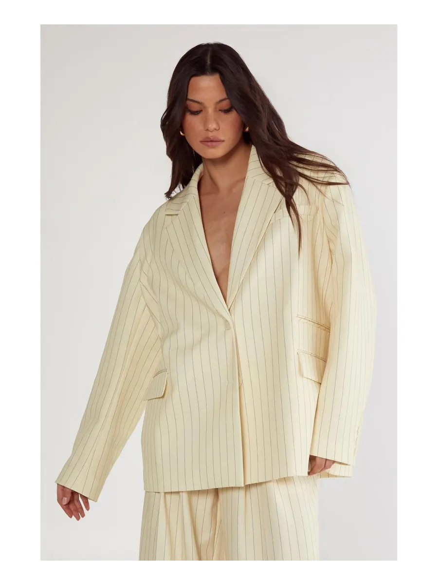 Женский пиджак свободного кроя в тонкую полоску Nasty Gal — желтый