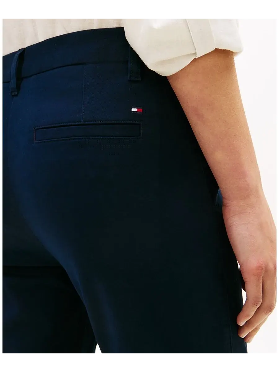 Женские узкие брюки-чиносы из твила Tommy Hilfiger, темно-night — изображение 3 из 4, темный