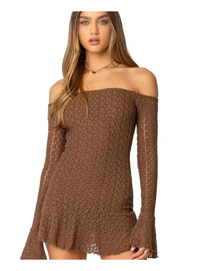 Женское мини-платье Mya Off Shoulder с фактурной отделкой Edikted — изображение 4 из 4, коричневый
