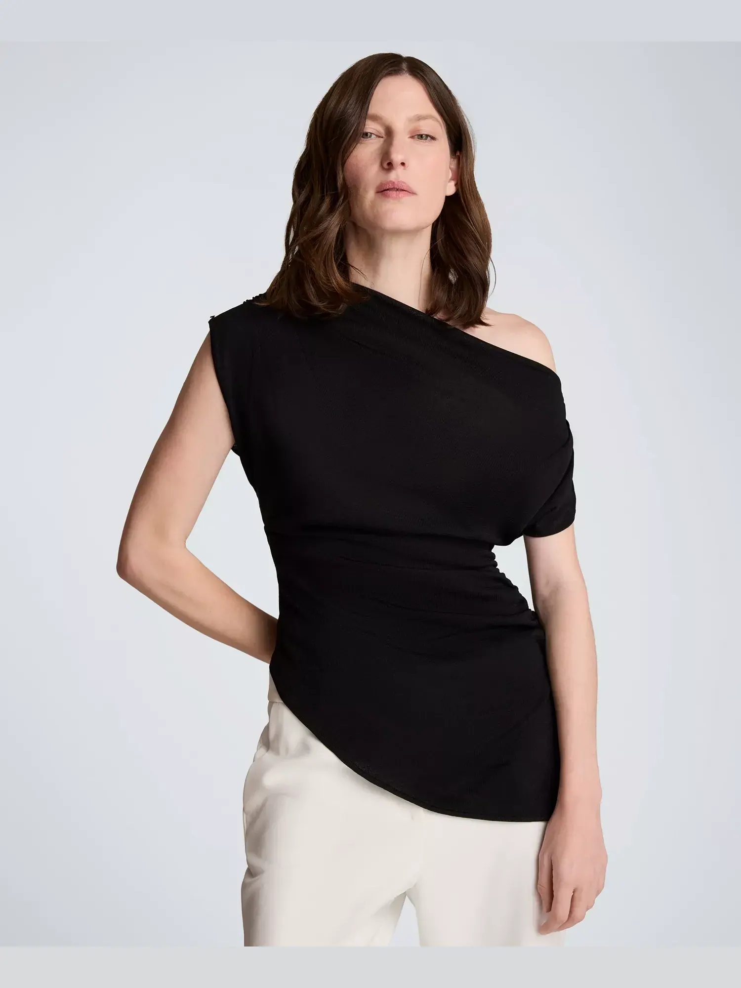 Топ Kenneth Cole Asymmetrical Drape Short-Sleeve — изображение 1 из 6, черный