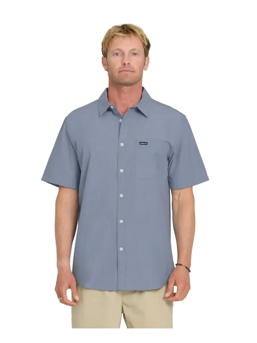 Мужская классическая рубашка с коротким рукавом Shore Break Quiksilver — изображение 1 из 3, синий