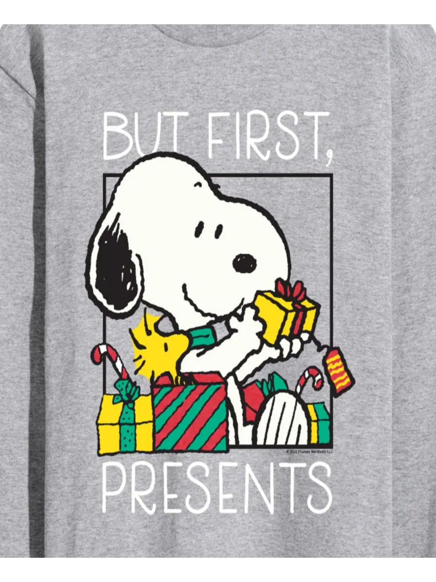 Мужская футболка с длинными рукавами с графическим принтом "Peanuts Christmas Snoopy But First — изображение 3 из 3