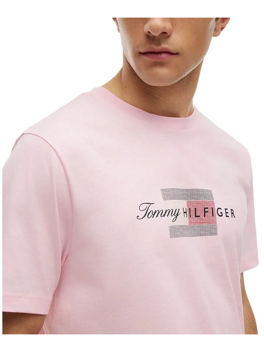 Футболка с принтом и флагом Script Flag Tommy Hilfiger — изображение 3 из 4, розовый