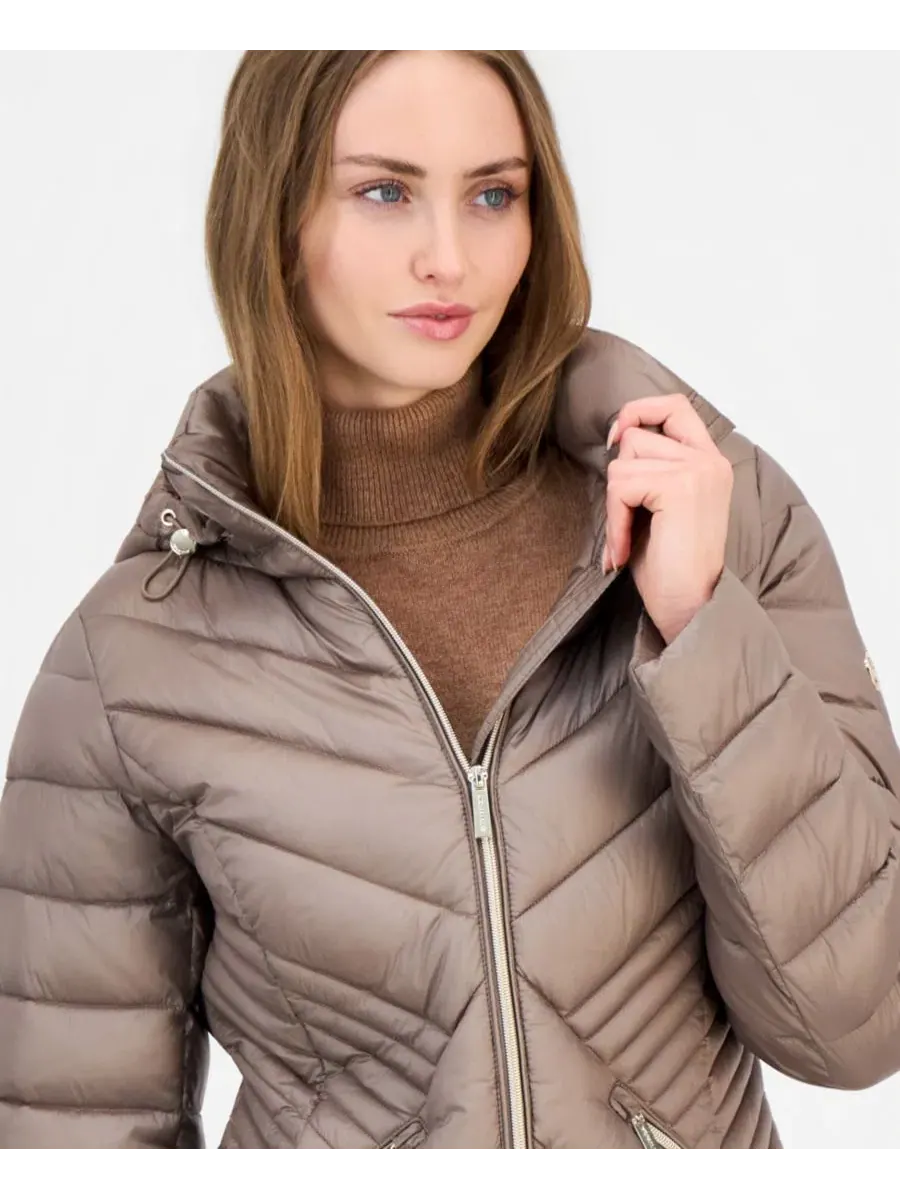 Пуховик укороченный с капюшоном Michael Kors — изображение 3 из 3, тауп