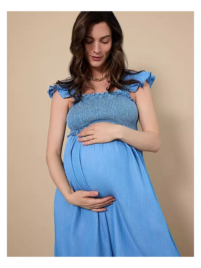 Женское платье макси без рукавов с оборками на плечах – Motherhood Maternity — изображение 5 из 5, шамбре
