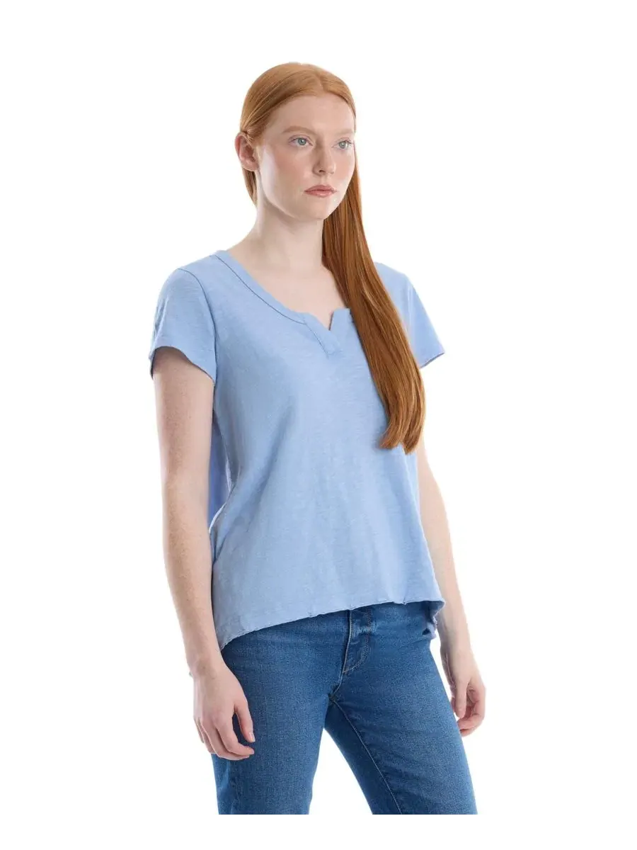 Женская футболка WILT с коротким рукавом, планкой и асимметричным низом WILT Clothing — изображение 6 из 9, белый