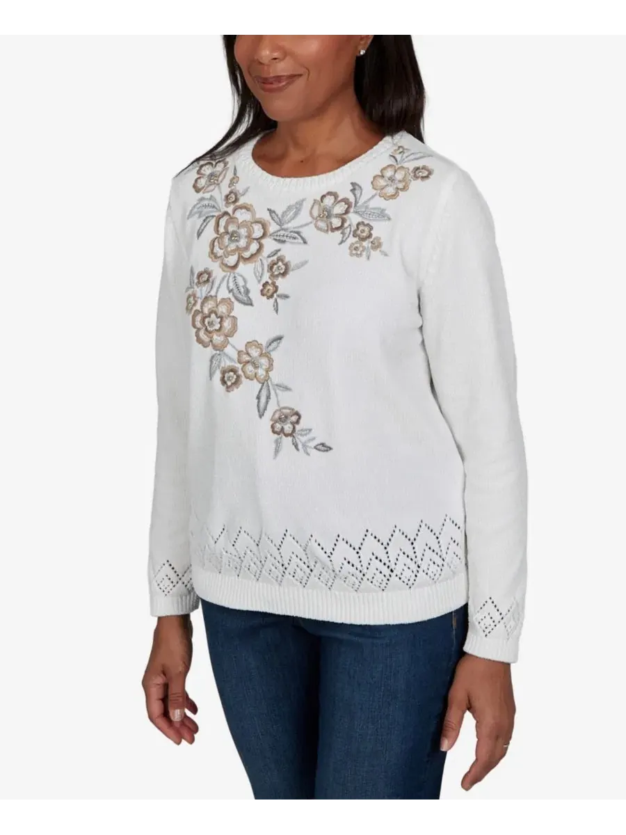 Женский свитер с вышивкой и цветочным узором Classic Embroidered Floral Textured Chenille Sweater — изображение 2 из 5, белый