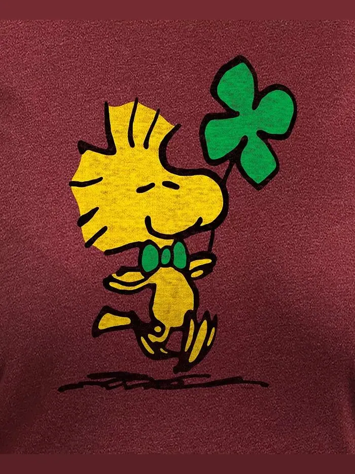 Топ с круглым вырезом и принтом Peanuts Woodstock Clover размера плюс Hybrid Apparel — изображение 3 из 3, красный