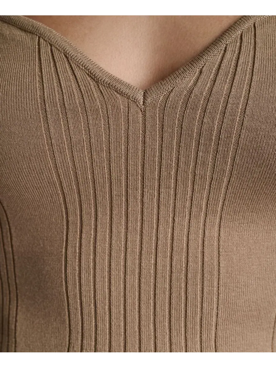 Топ без рукавов с пеплумом и декольте сердечком BCBG — изображение 6 из 6, песочный