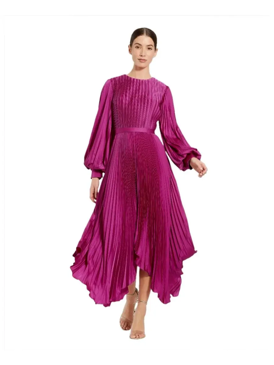 Платье миди из атласа с платочным подолом Petite Pleated Charmeuse Midi Dress with Handkerchief Hem — изображение 1 из 3
