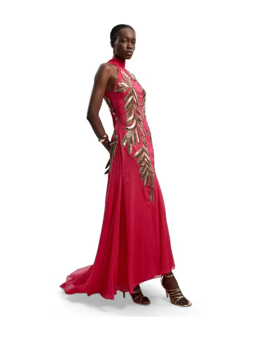 Платье-макси с принтом Halter Neck Embellished Karen Millen — изображение 2 из 4, розовый
