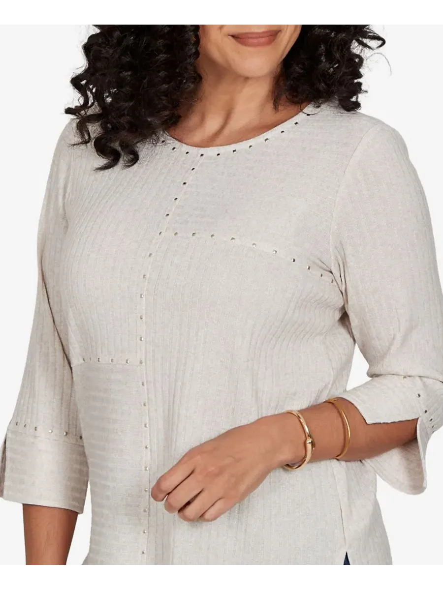 Топ с металлическими заклепками Spliced Texture Metallic Studded Alfred Dunner — изображение 4 из 5, овсяный