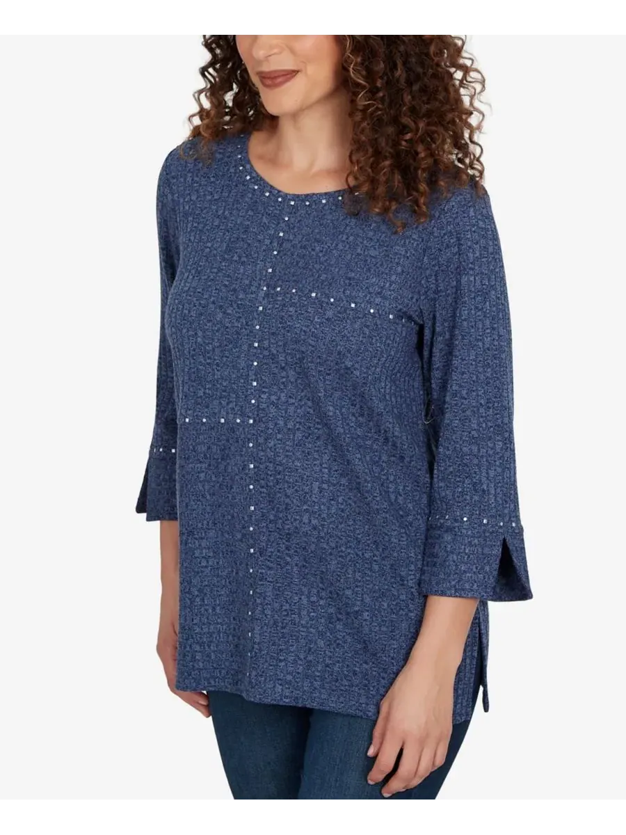 Топ с металлическими заклепками Spliced Texture Metallic Studded Alfred Dunner — изображение 2 из 5, джинсовый синий
