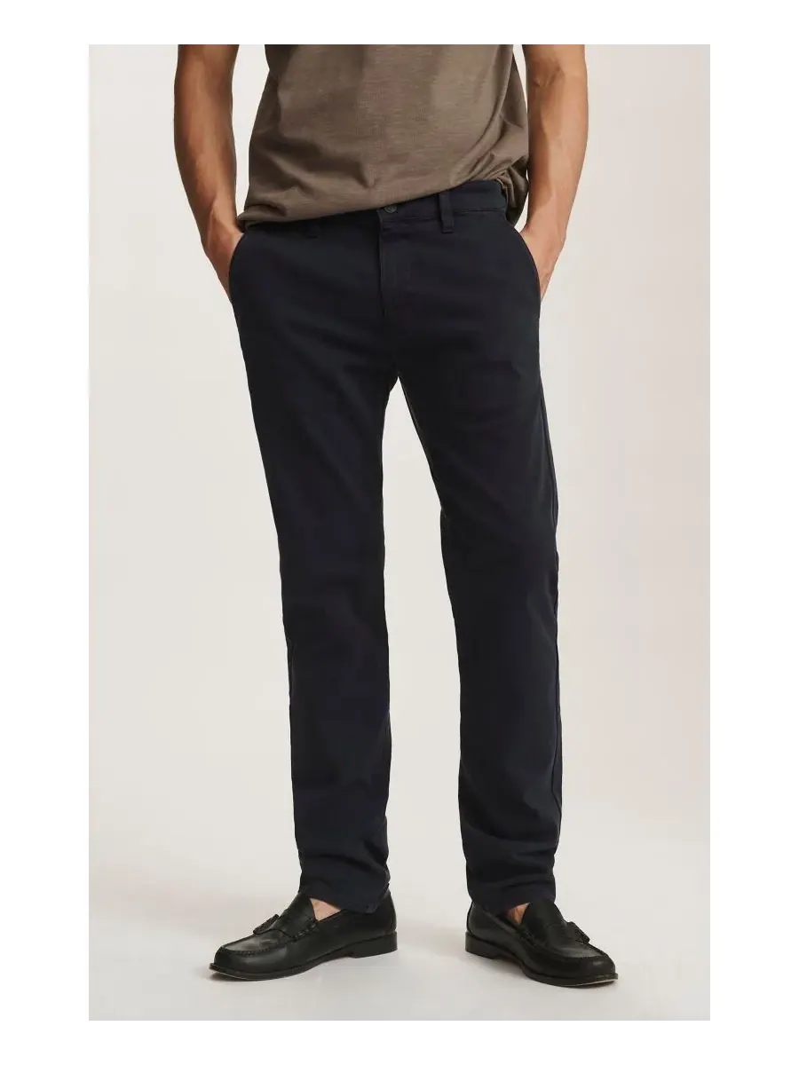 Мужские брюки-чиносы Milton Slim Straight из твила в повседневном стиле Mavi Jeans — изображение 1 из 5, темный темно-синий