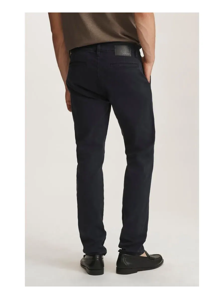 Мужские брюки-чиносы Milton Slim Straight из твила в повседневном стиле Mavi Jeans — изображение 2 из 5, темный темно-синий