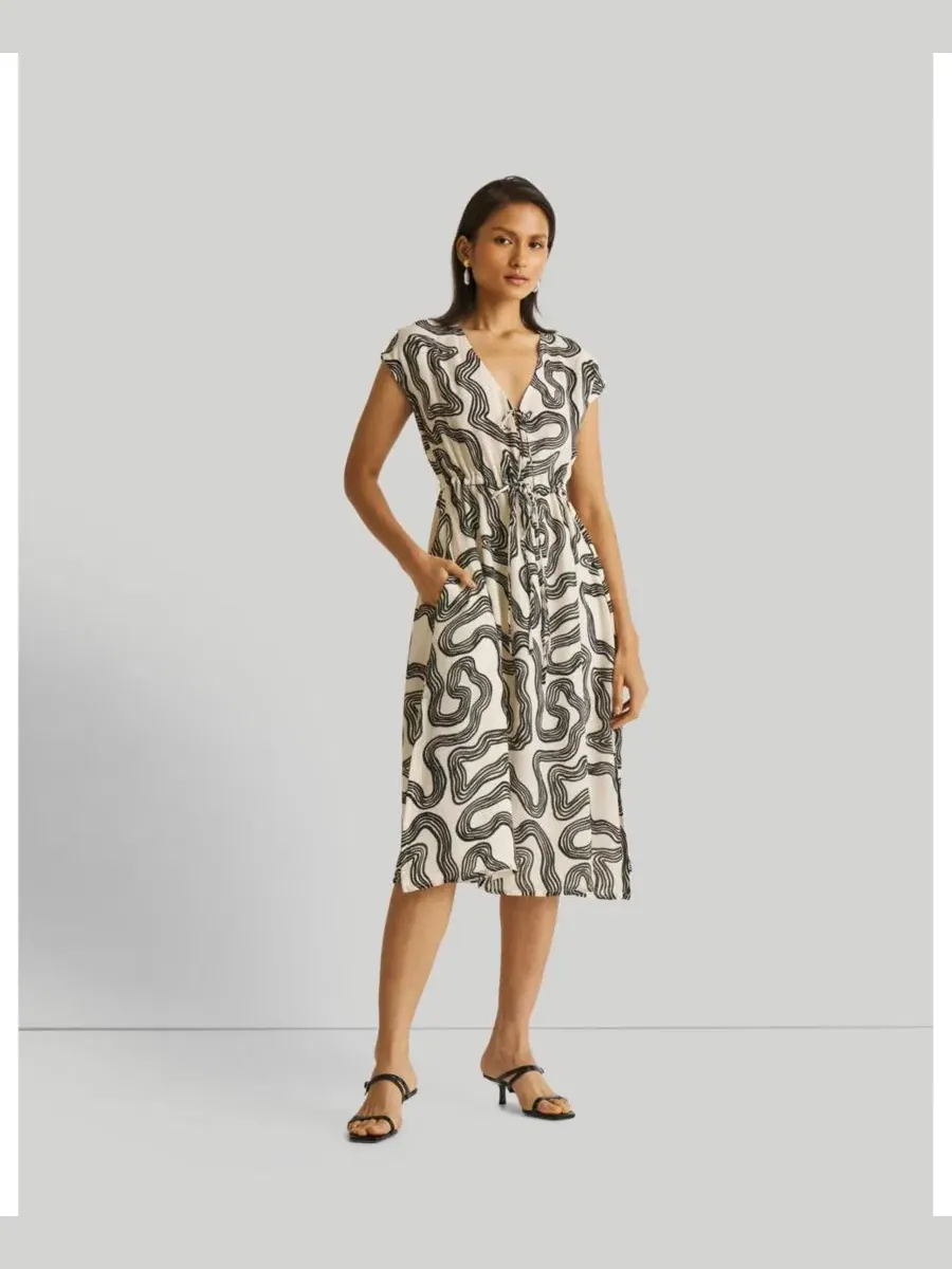 Платье с глубоким V-вырезом, модель Deep V-neck Gathered Dress Reistor — изображение 8 из 9, кремовый