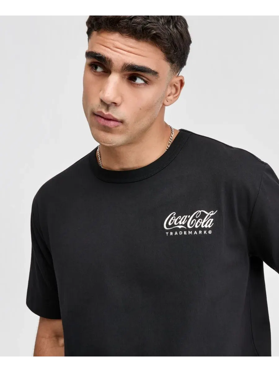 Футболка свободного кроя с графическим принтом Coca-Cola Mode of One — изображение 2 из 6, глубокий черный