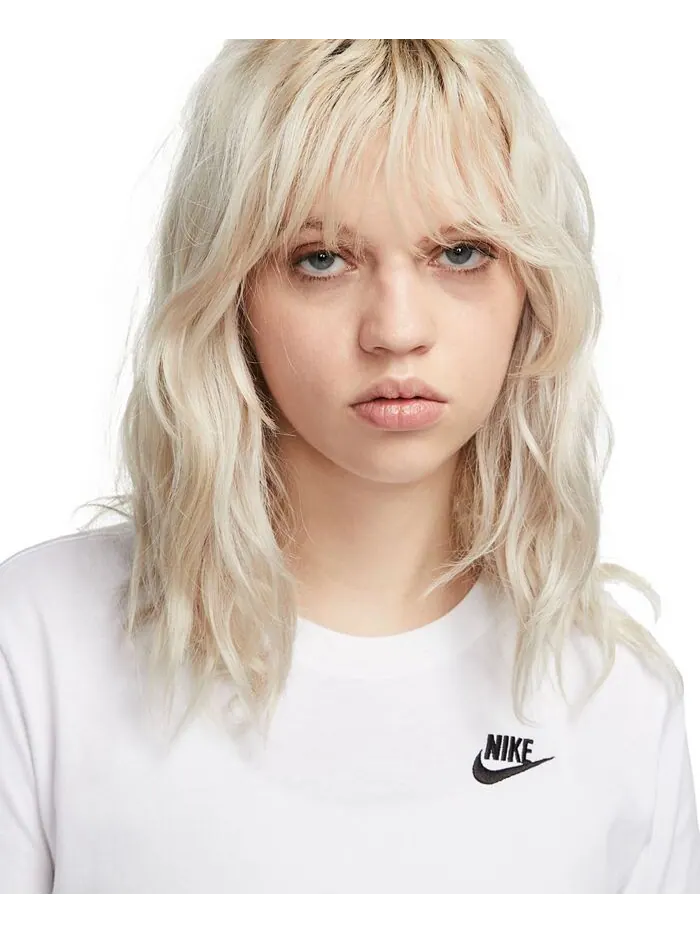 Женская футболка Sportswear Club Essentials Nike — изображение 4 из 5, белый