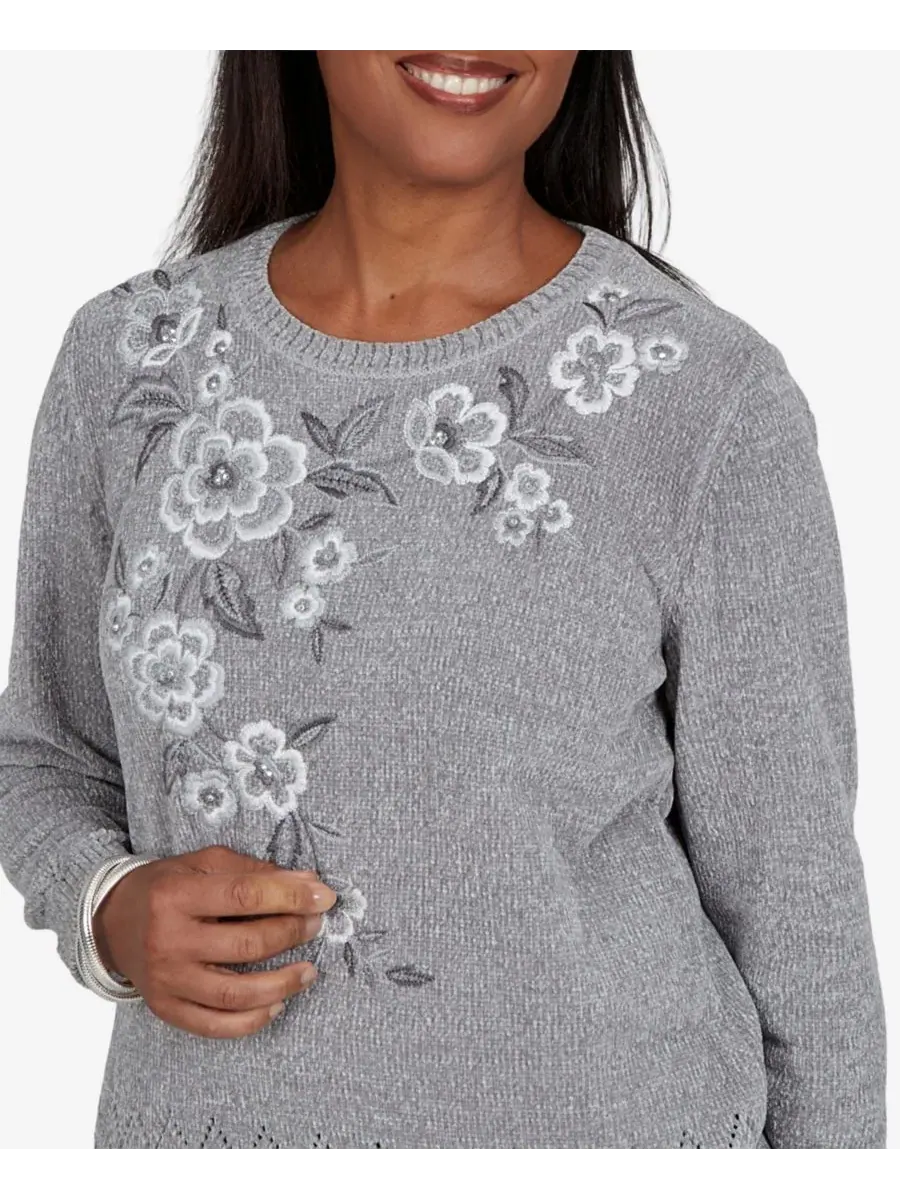 Свитер с вышивкой Petite Embroidered Floral Textured Chenille Alfred Dunner — изображение 4 из 5, серый