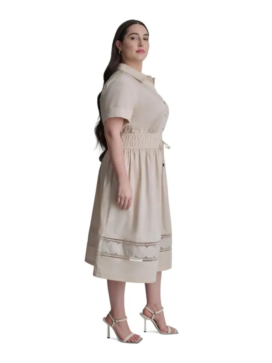 Платье-рубашка с коротким рукавом и утяжкой на талии, модель Plus Size Short-Sleeve Smocked DKNY — изображение 3 из 5