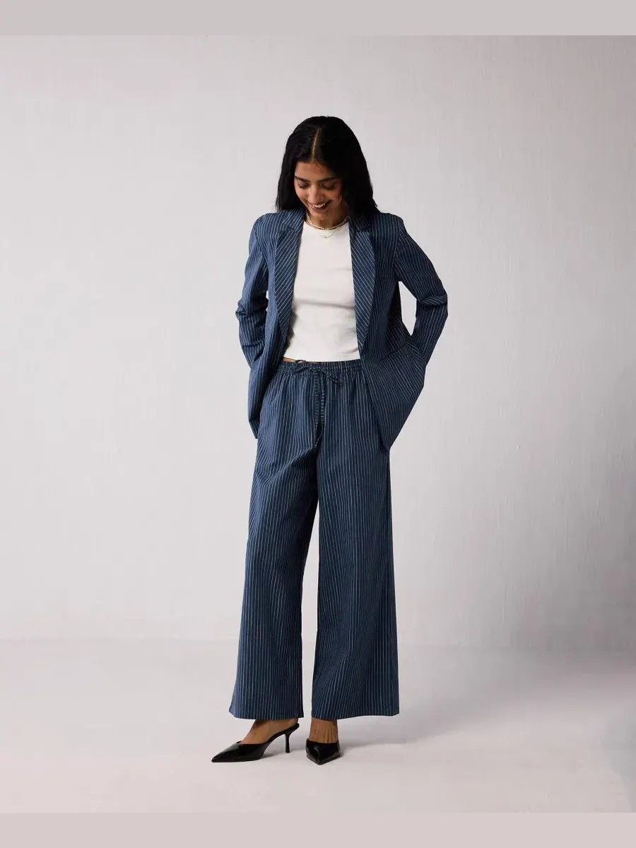 Женский пиджак Weekday Blazer Reistor — изображение 7 из 8, нет цвета