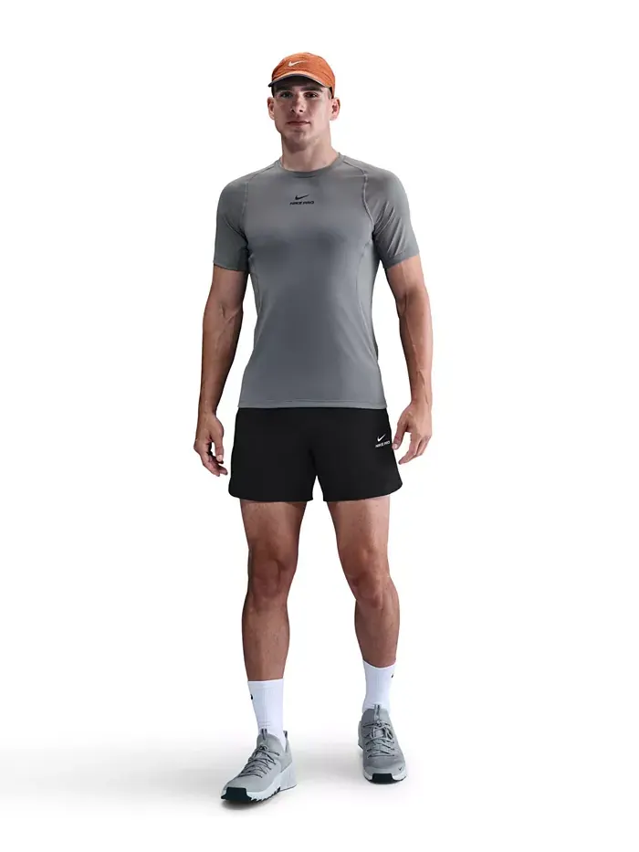 Мужская профессиональная тренировочная футболка Dri-Fit с коротким рукавом Nike — изображение 1 из 4, серый/черный