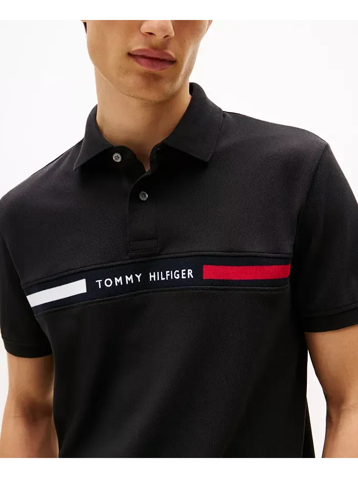 Мужская поло с коротким рукавом и вышитой полосой на груди Tommy Hilfiger — изображение 3 из 4, черный