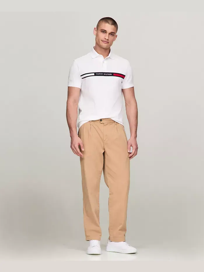 Мужская поло с коротким рукавом и вышитой полосой на груди Tommy Hilfiger — изображение 2 из 4, белый