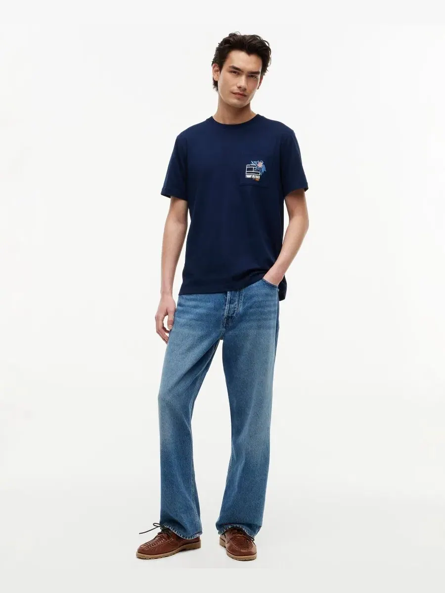 Мужская летняя футболка прямого кроя с цветочным принтом и карманом Tommy Hilfiger — изображение 2 из 4, темно-синий