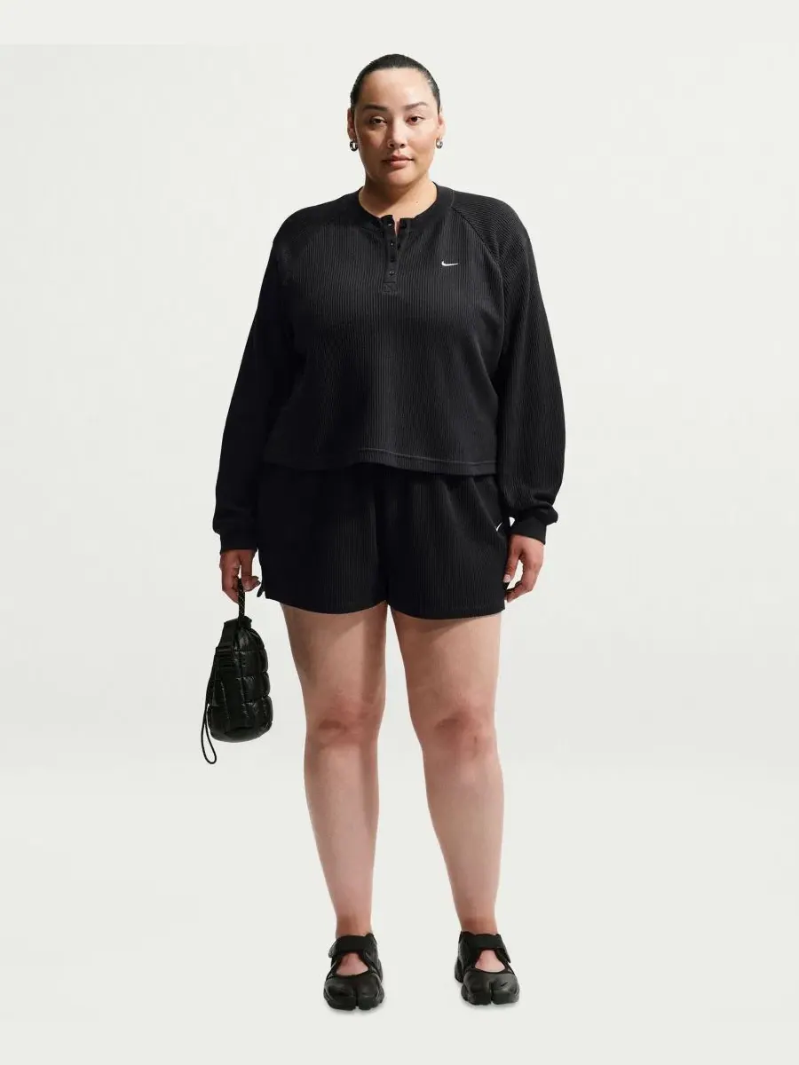 Футболка с длинным рукавом Nike Sportswear Chill Waffle Plus Size Oversized Henley Long-Sleeve Top — изображение 1 из 6