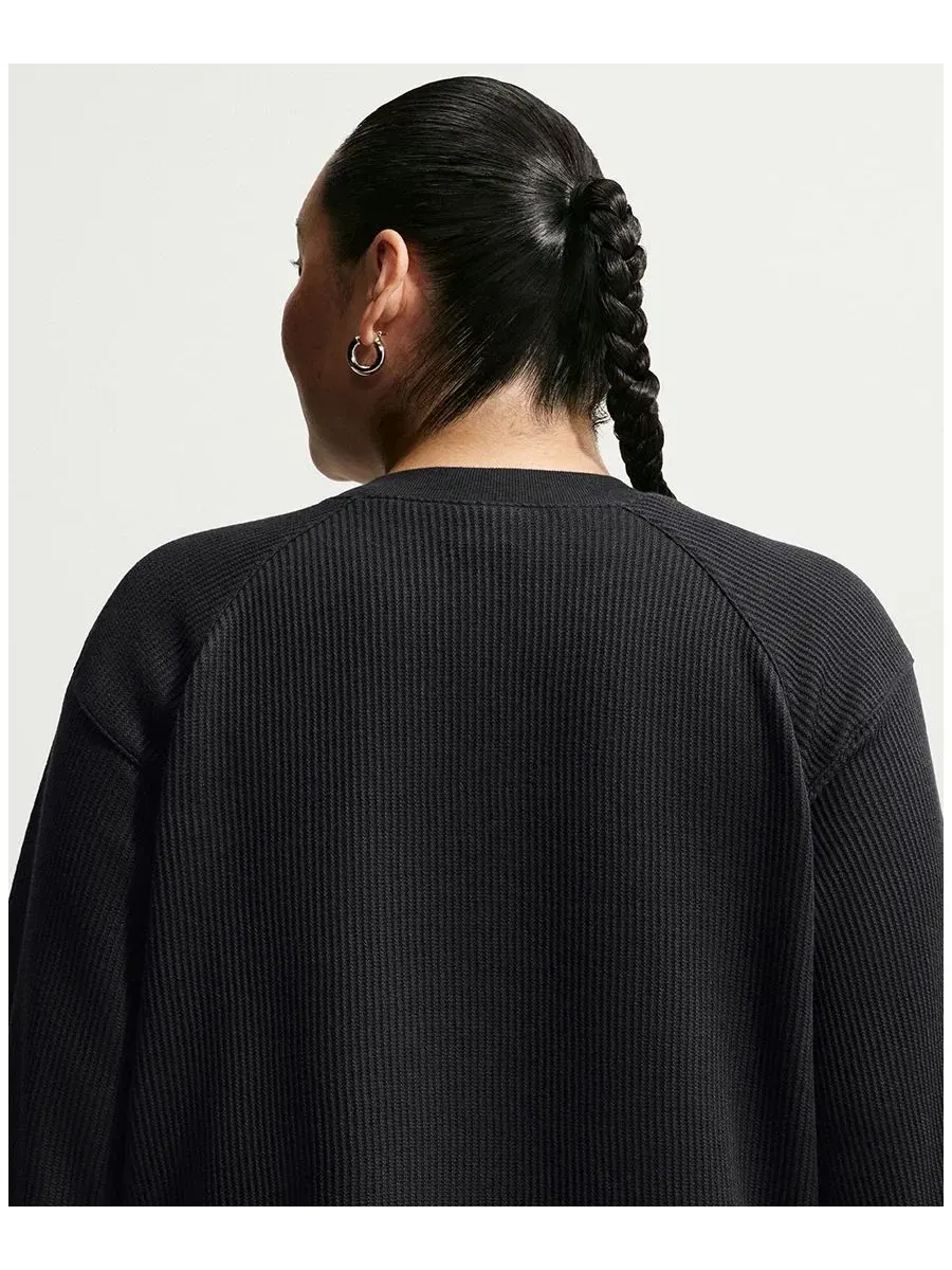 Футболка с длинным рукавом Nike Sportswear Chill Waffle Plus Size Oversized Henley Long-Sleeve Top — изображение 3 из 6