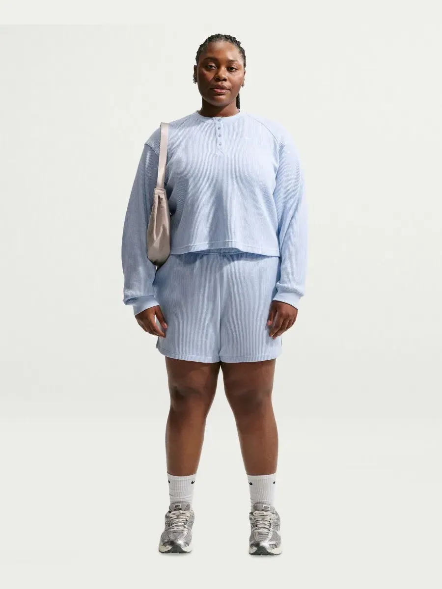 Топ-лонгслив оверсайз с хенли-вырезом Nike Sportswear Chill Waffle Plus Size — изображение 1 из 6, синий