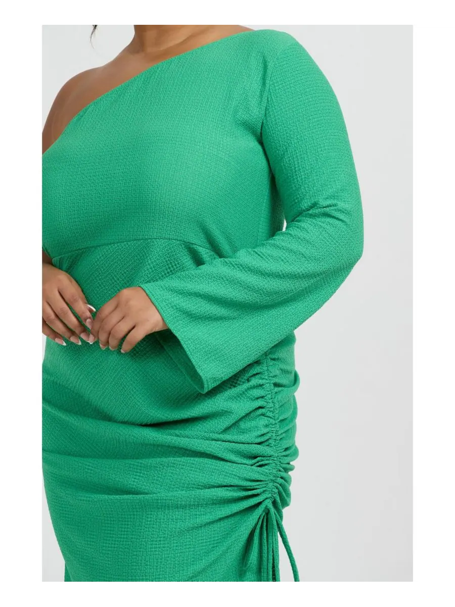 Женское длинное платье на одно плечо с расклешенными рукавами FASHION-SZN CURVE — изображение 2 из 8, зеленый