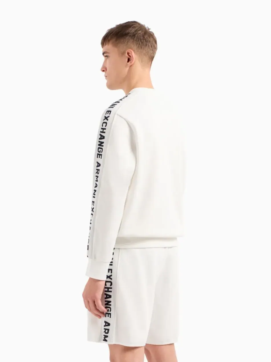 Мужская толстовка с жаккардовым логотипом и круглым вырезом на рукаве A|X Armani Exchange — изображение 4 из 5, белый