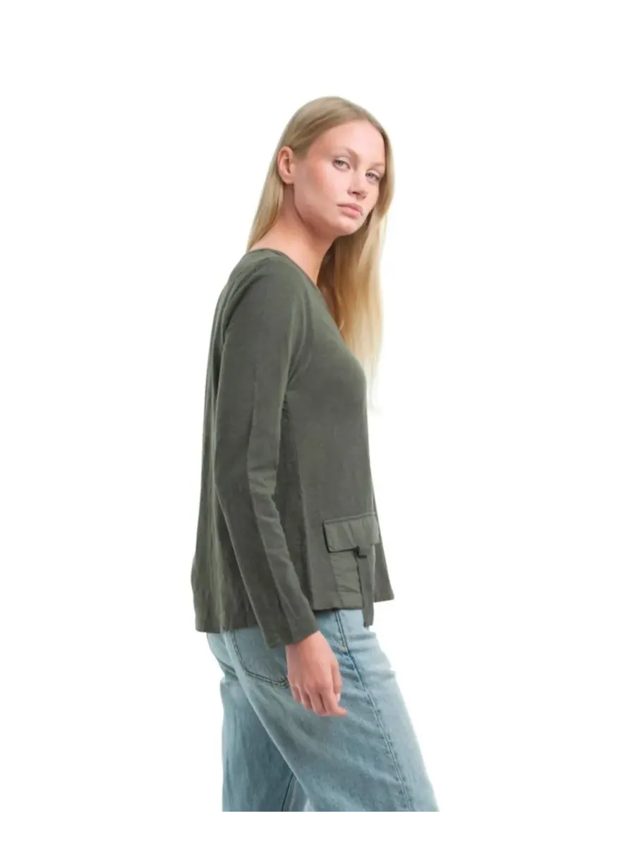 Женская футболка с U-образным вырезом и застежкой на пуговицы WILT Clothing, Kambaba — изображение 4 из 5