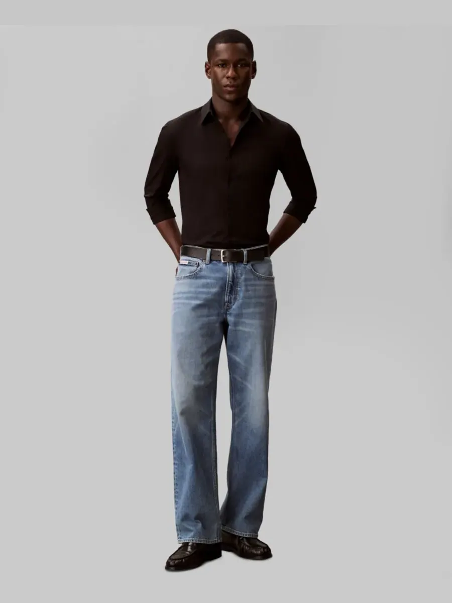 Мужская рубашка из эластичной ткани с зауженным кроем и пуговицами Calvin Klein — изображение 2 из 5, черный